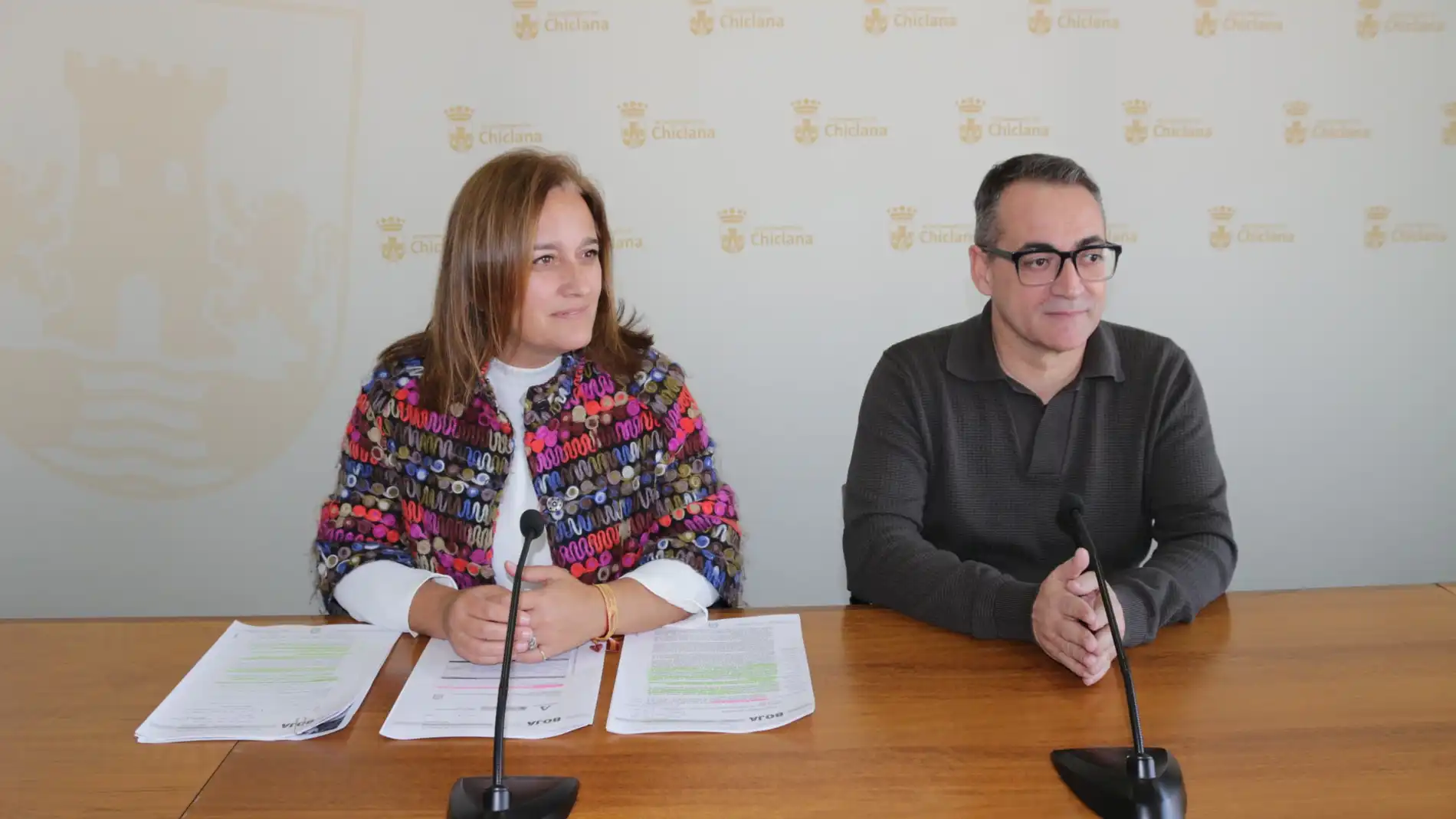 Ana González y Francis Salado en rueda de prensa