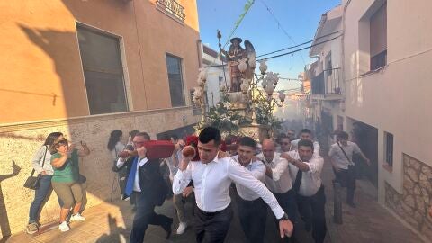Sant Rafel corri&oacute; a &ldquo;ritmo de traca&rdquo; por las calles de La Nuc&iacute;a