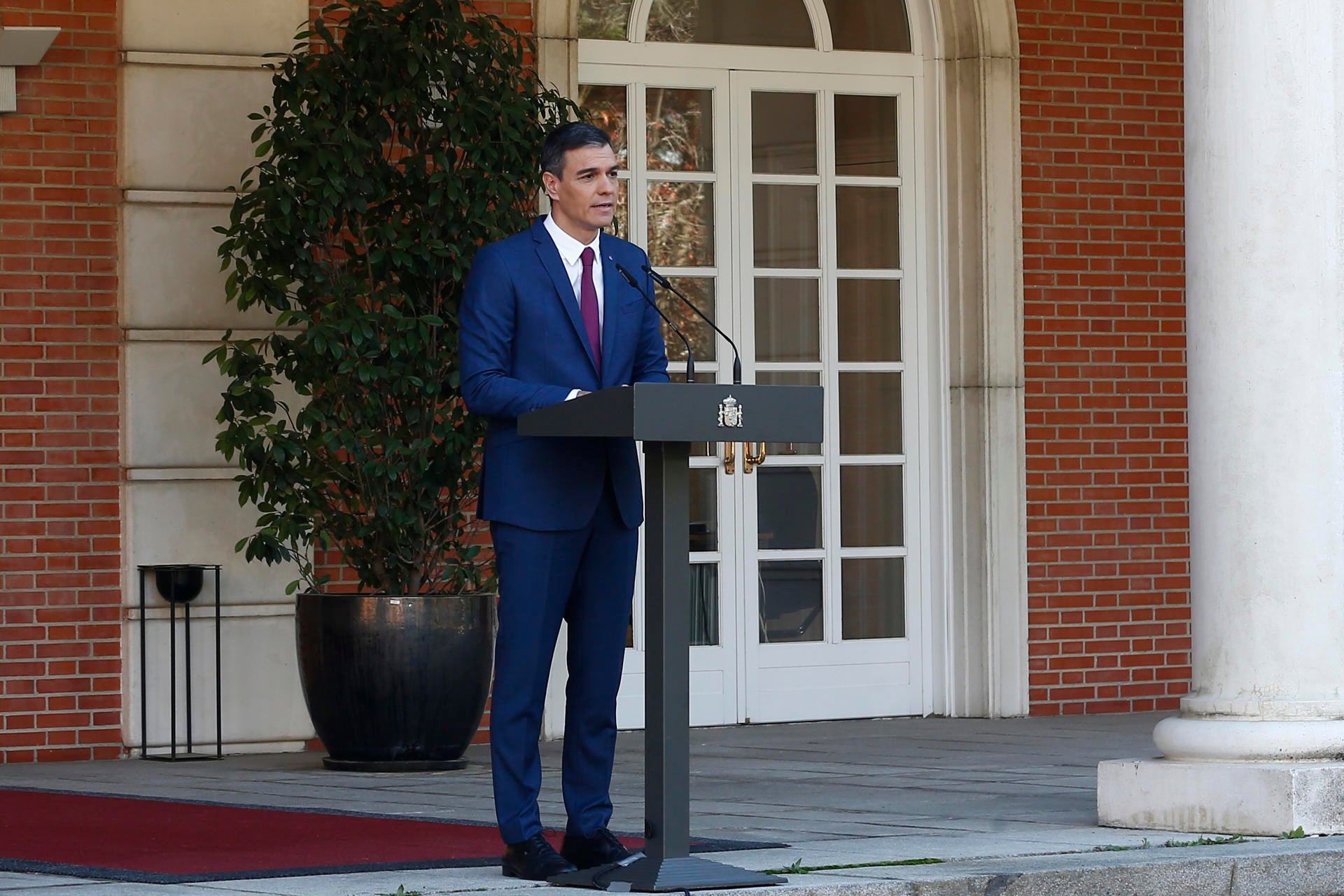 El nuevo Gobierno jura su cargo ante el Rey este martes en la Zarzuela El nuevo Gobierno jura su cargo ante el Rey este martes en la Zarzuela
