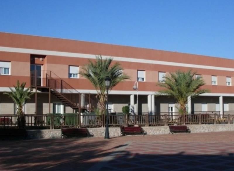 Un herido grave en un incendio declarado en una residencia de ancianos en Villanueva del Río Segura (Murcia) Un herido grave en un incendio declarado en una residencia de ancianos en Villanueva del Río Segura (Murcia)