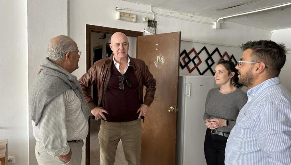 Joan Torres, director Cáritas Ibiza, Antonio Domenech, CEO Vibra Hotels, Noelia Boned, responsable RSC Vibra Hotels y Victor Ribas, ingeniero Vibra Hotels.