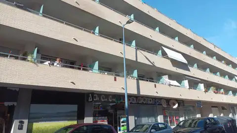 Desahucia a 71 vecinos de una vivienda de Peñíscola. Desahucia a 71 vecinos de una vivienda de Peñíscola.