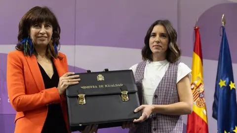 Irene Montero traspasa la cartera de Igualdad a Ana Redondo Irene Montero traspasa la cartera de Igualdad a Ana Redondo