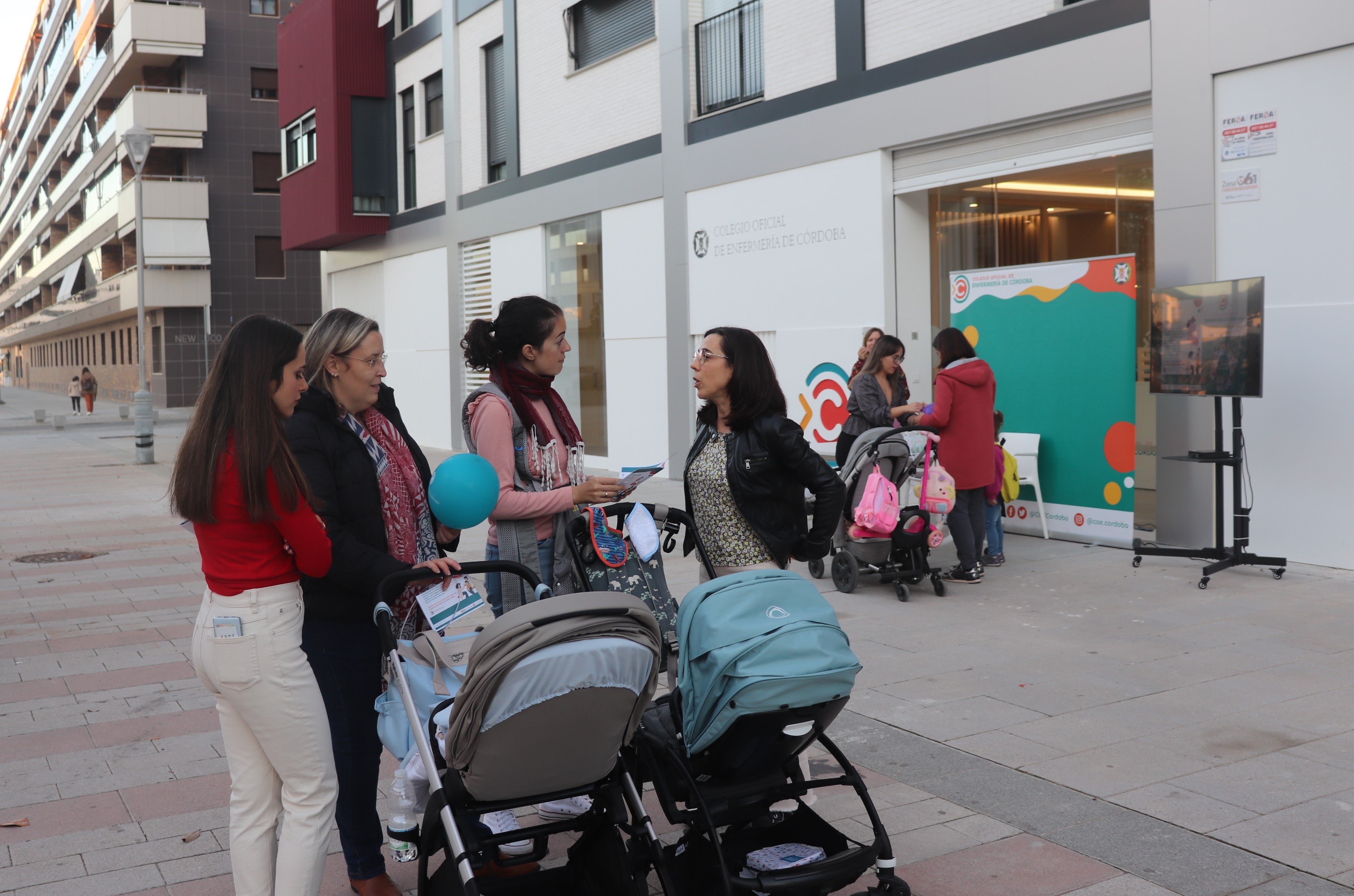 Las enfermeras pediátricas cordobesas reivindican que la totalidad de los servicios hospitalarios de Pediatría sean cubiertos por estas especialistas Las enfermeras pediátricas cordobesas reivindican que la totalidad de los servicios hospitalarios de Pediatría sean cubiertos por estas especialistas