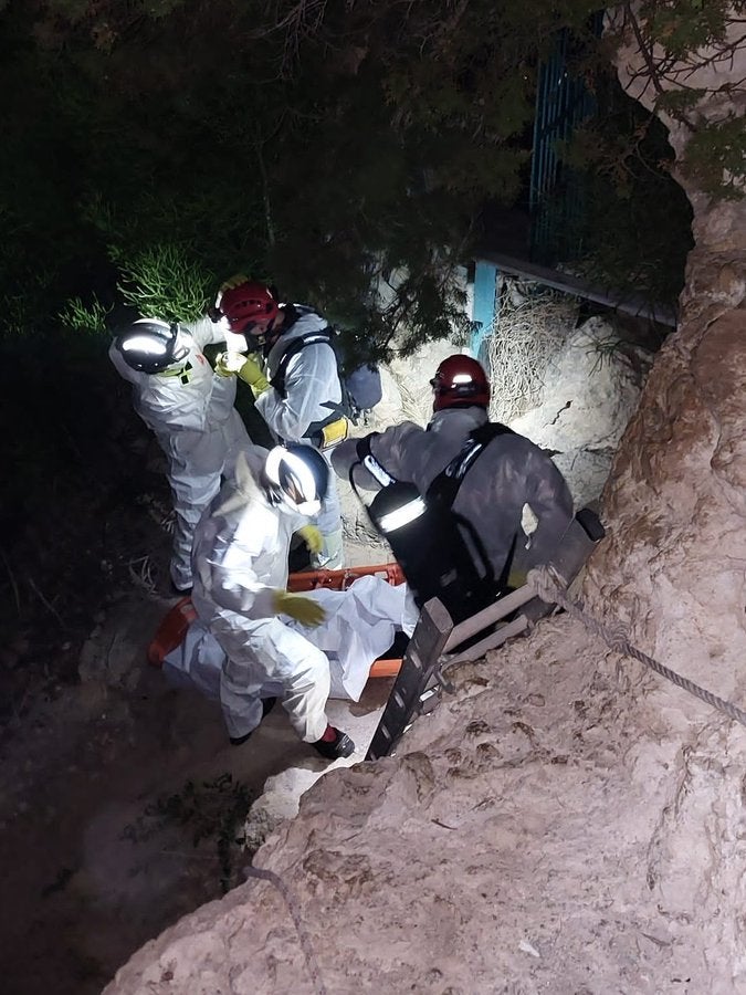Rescatan el cuerpo sin vida de un hombre en una cueva de la ciudad de Ibiza Rescatan el cuerpo sin vida de un hombre en una cueva de la ciudad de Ibiza