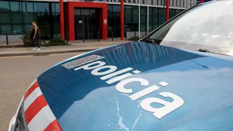 Presó provisional comunicada i sense fiança per a un jove acusat de violar una noia de 21 anys a Lleida Presó provisional comunicada i sense fiança per a un jove acusat de violar una noia de 21 anys a Lleida