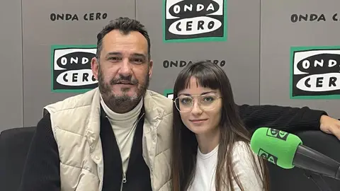 Antonio Cervera y Sandra Tortosa, director de Espai Art-Kos y ganadora del I Premio Art-kos Artistas Emergentes. Antonio Cervera y Sandra Tortosa, director de Espai Art-Kos y ganadora del I Premio Art-kos Artistas Emergentes.