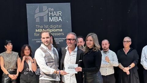Entrega distinci&oacute;n a Rub&eacute;n Arnanz