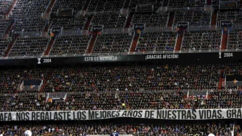 Pancarta en Mestalla de la última visita de Rafa Benítez