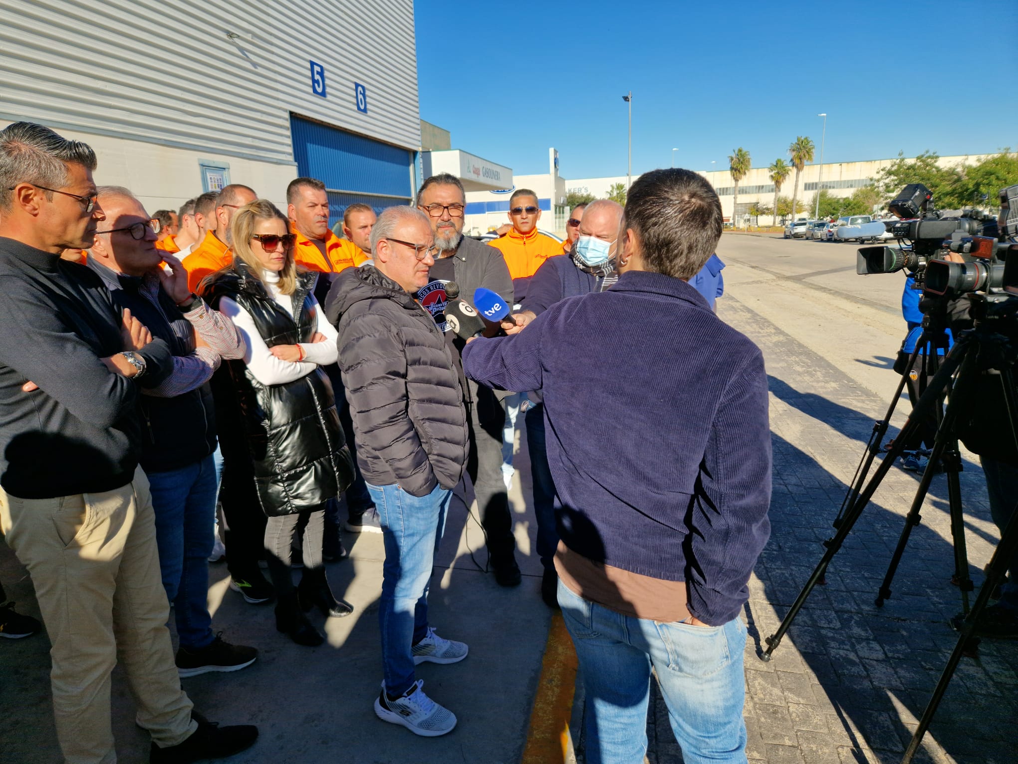 Los trabajadores de Rhenus Automotive en Almussafes van a la huelga para forzar algún acuerdo con la empresa Los trabajadores de Rhenus Automotive en Almussafes van a la huelga para forzar algún acuerdo con la empresa