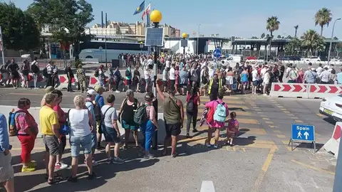 Ascteg pide que se firme ya el acuerdo sobre el Brexit y acaben las colas en la frontera de Gibraltar Ascteg pide que se firme ya el acuerdo sobre el Brexit y acaben las colas en la frontera de Gibraltar