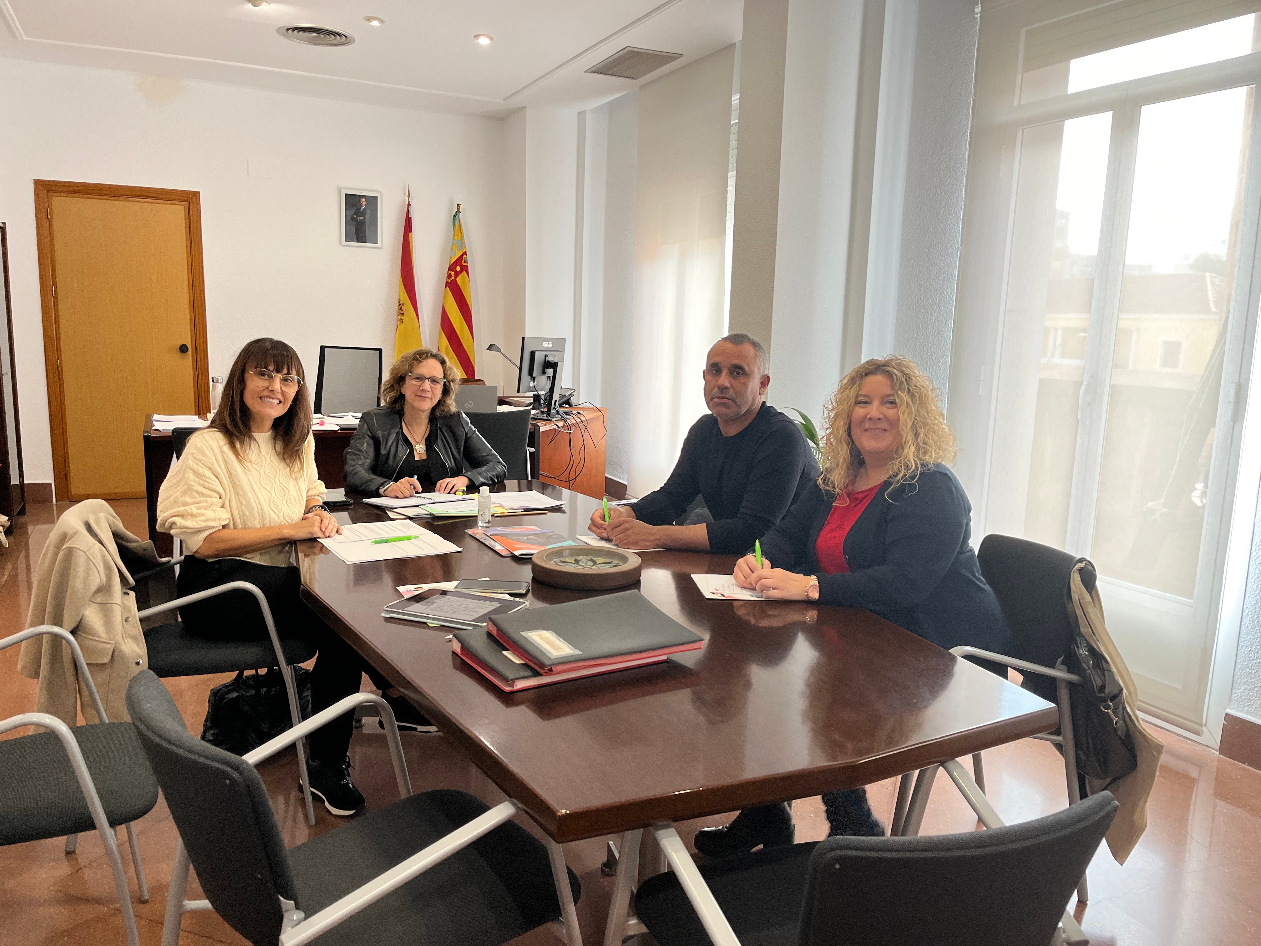 La FAMPA se reúne con la nueva Dirección Territorial de Educación La FAMPA se reúne con la nueva Dirección Territorial de Educación