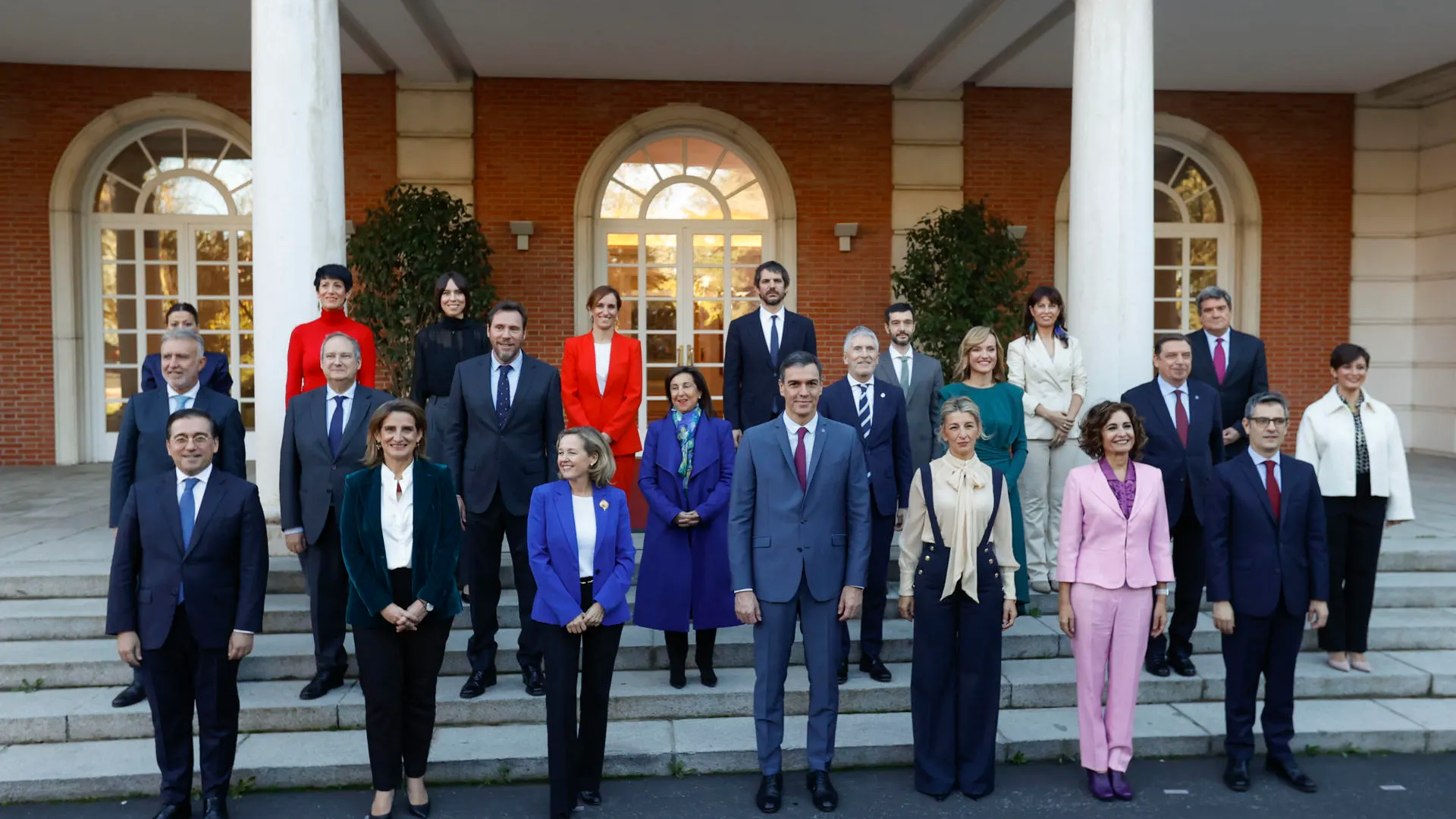 Foto de familia del nuevo Ejecutivo en La Moncloa Foto de familia del nuevo Ejecutivo en La Moncloa