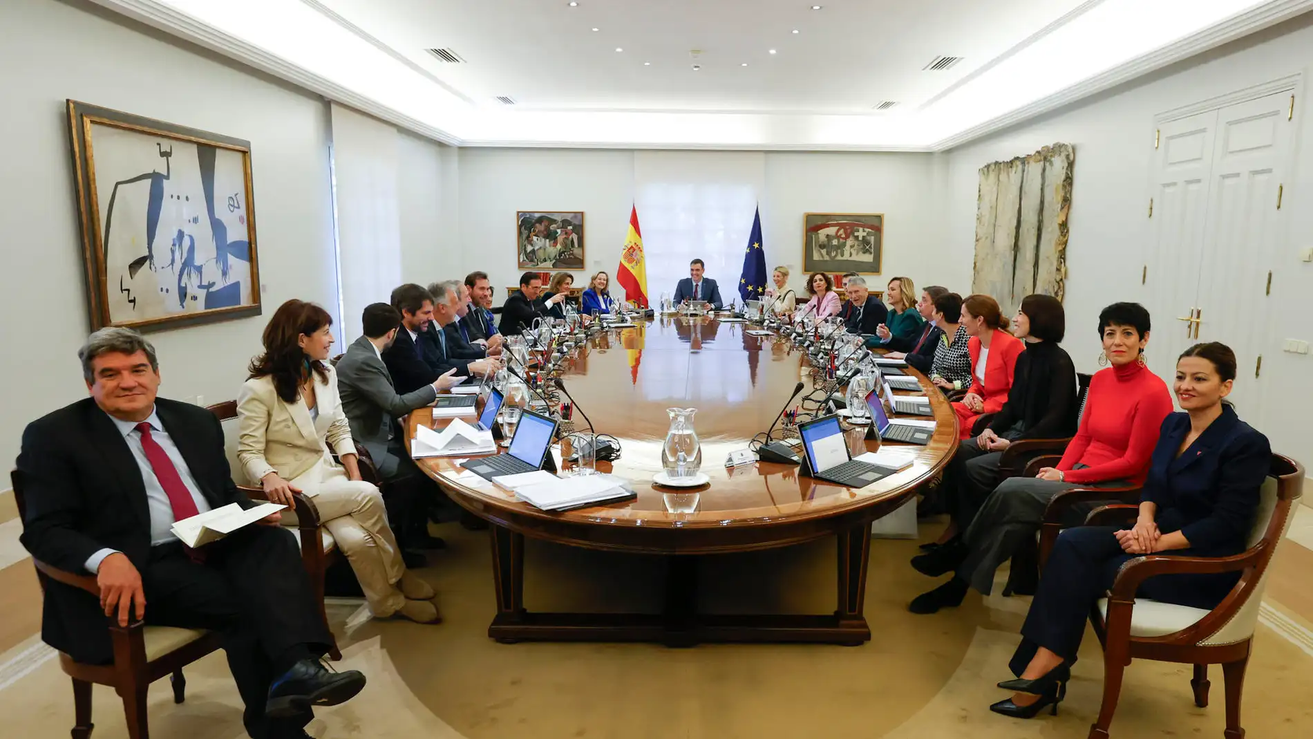 Vista general del primer Consejo de Ministros del nuevo Gobierno del presidente Pedro Sánchez