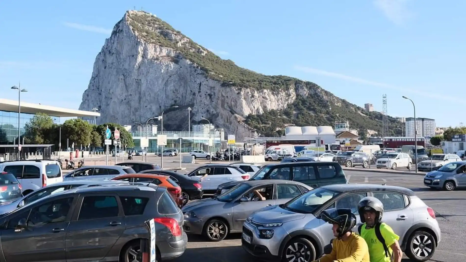 Ascteg pide que se firme ya el acuerdo sobre el Brexit y acaben las colas en la frontera de Gibraltar 