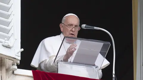 El papa Francisco El papa Francisco califica de "terrorismo" lo que sucede en Israel y Palestina
