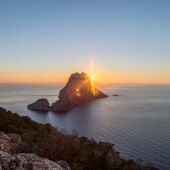 Nueve personas han perdido la vida en los últimos cinco años en el acantilado de Es Vedrà de Ibiza