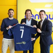 Visita del CEO del C.F. Benidorm, David Villa, a la sede de su patrocinador Visita del CEO del C.F. Benidorm, David Villa, a la sede de su patrocinador