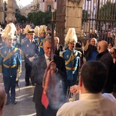 El alcalde de Sevilla porta la espada Lobera del Rey San Fernando El alcalde de Sevilla porta la espada Lobera del Rey San Fernando