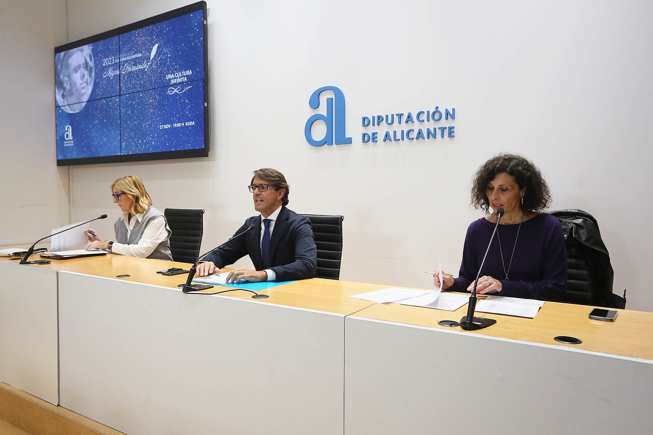 La cantante Blanca Paloma y el Teatro Clásico L’Alcudia de Elche, la tertulia El Cresol de Crevillent y la escritora Elia Barceló de Elda, premios Cultura Alicante 2023 La cantante Blanca Paloma y el Teatro Clásico L’Alcudia de Elche, la tertulia El Cresol de Crevillent y la escritora Elia Barceló de Elda, premios Cultura Alicante 2023