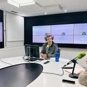 El periodista de 'Catalunya Plural', Joan Cascante, i l'analista financer, Jordi Bayer, debaten sobre l'actualitat política a 'La Brúixola'.