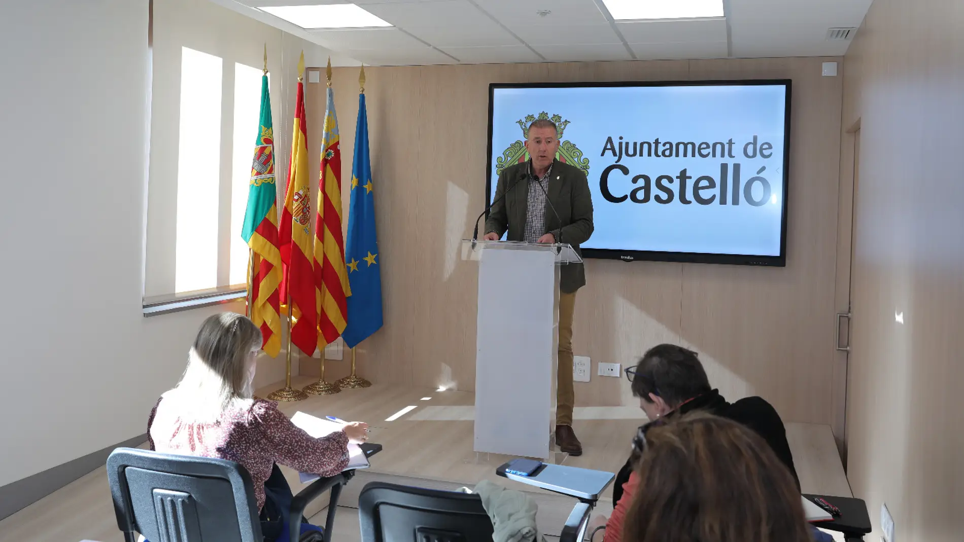 El Ayuntamiento de Castellón aprueba una modificación del contrato de 300.000 euros para reasfaltar la ciudad