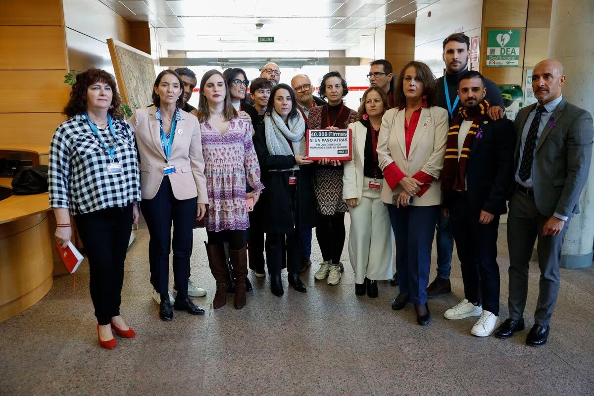 Más Madrid reprocha a Ayuso que "sus manos estarán manchadas de sangre" si modifica la ley Trans Más Madrid reprocha a Ayuso que "sus manos estarán manchadas de sangre" si modifica la ley Trans