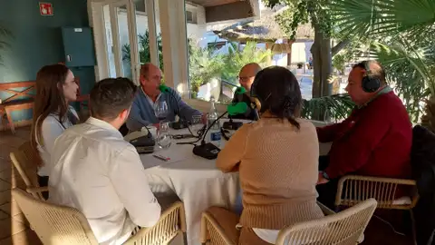 Visitamos el Candado Beach en Málaga Visitamos el Candado Beach en Málaga