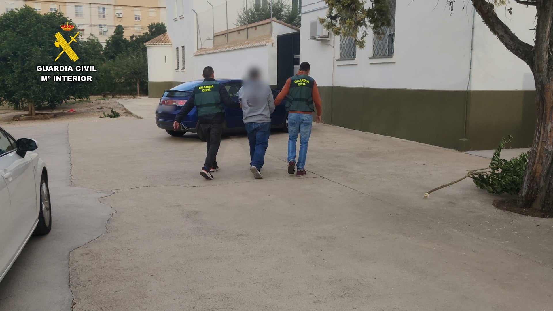 Detenido en Sueca un ladrón que se disculpó tras amenazar con un cuchillo a su víctima Detenido en Sueca un ladrón que se disculpó tras amenazar con un cuchillo a su víctima