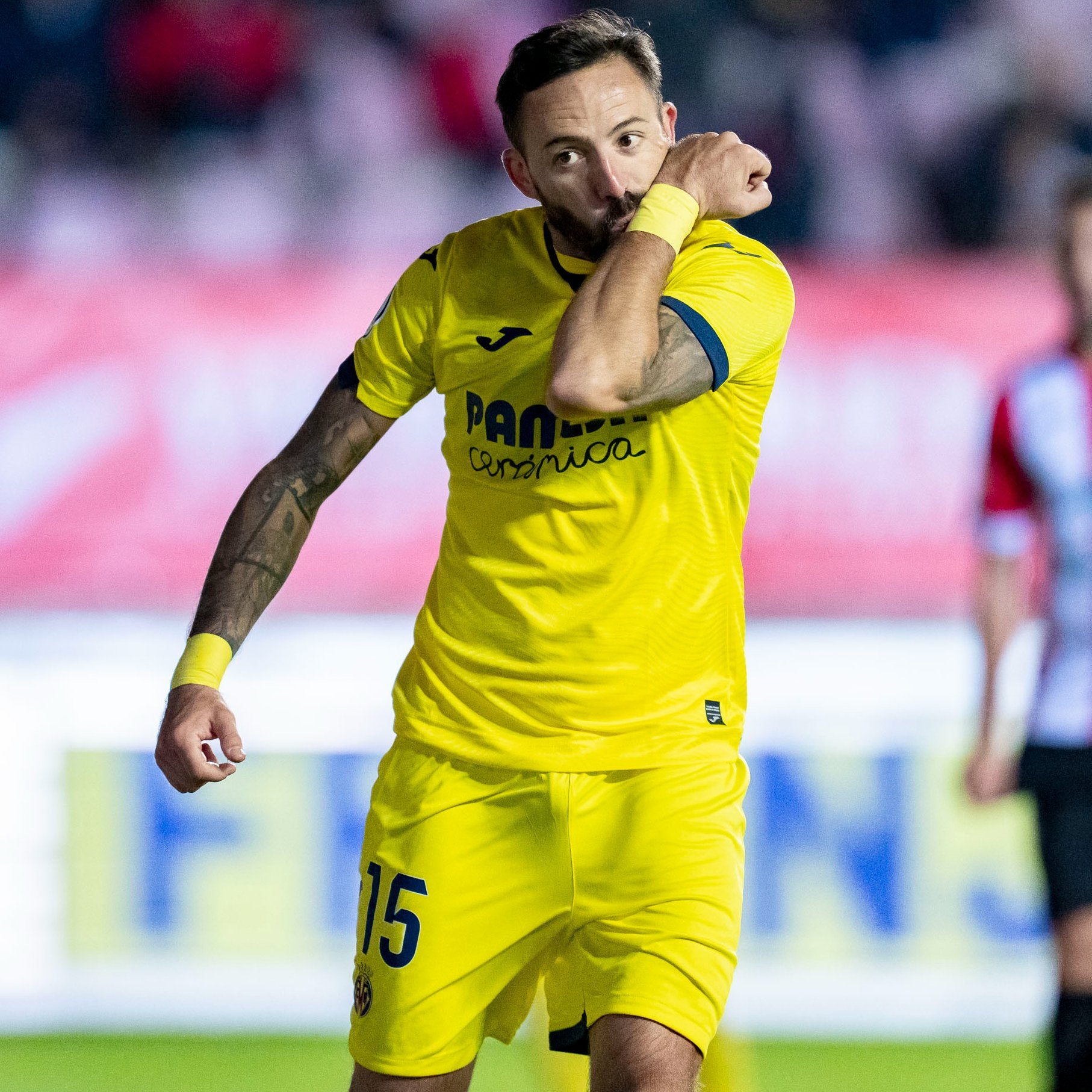 Morales salva el debut de Marcelino Morales salva el debut de Marcelino