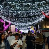 Las calles de Santa Cruz de Tenerife ya lucen el nuevo alumbrado navideño 2023