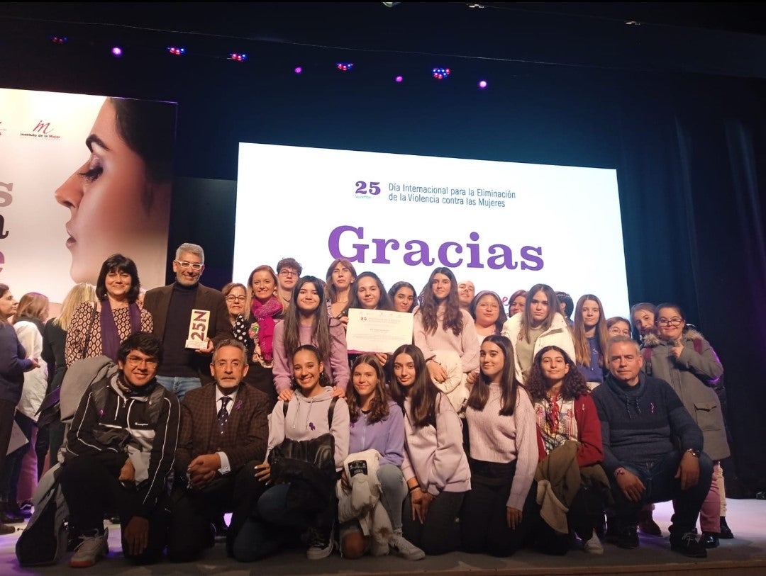 El IES Gregorio Prieto de Valdepeñas reconocido "por su trabajo en favor de una sociedad igualitaria" El IES Gregorio Prieto de Valdepeñas reconocido "por su trabajo en favor de una sociedad igualitaria"