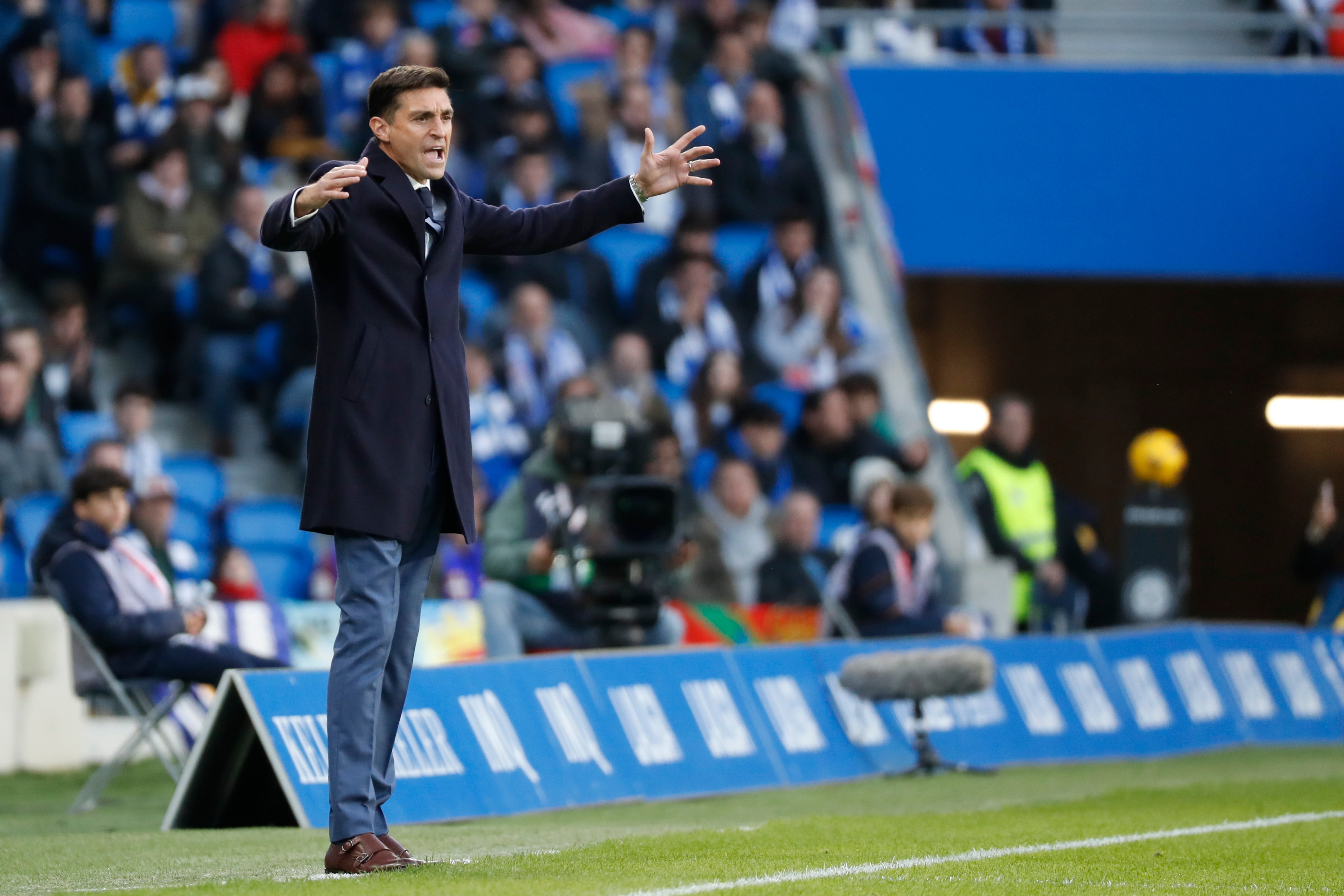 Diego Alonso considera "injusta" la derrota y que para él no debió ser roja a Ramos Diego Alonso considera "injusta" la derrota y que para él no debió ser roja a Ramos