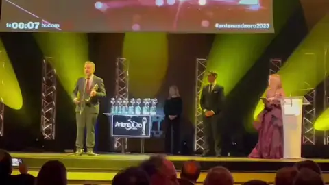 Carlos Alsina recibe la Antena de Oro 2023: "El periodismo sólo fue una excusa para hacer radio" Carlos Alsina recibe la Antena de Oro 2023: "El periodismo sólo fue una excusa para hacer radio"