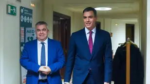 El secretario de Organización del PSOE, Santos Cerdán, y el presidente del Gobierno, Pedro Sánchez