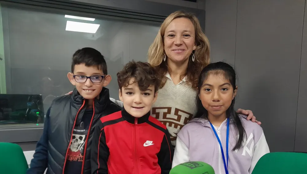 Susana Acle ha sido entrevistada por los "Pelayines curiosos" de Onda Cero Susana Acle ha sido entrevistada por los "Pelayines curiosos" de Onda Cero