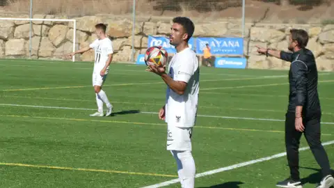 El Orihuela CF suma un punto en Estepona y se mantiene fuera de los puestos de descenso Futbol