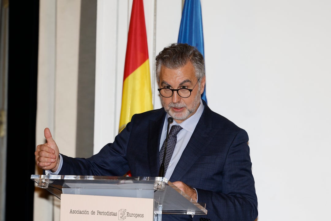 Vídeo del discurso completo de Carlos Alsina tras recibir el 'Francisco Cerecedo': "Vivimos tiempos de dogmas" Vídeo del discurso completo de Carlos Alsina tras recibir el 'Francisco Cerecedo': "Vivimos tiempos de dogmas"