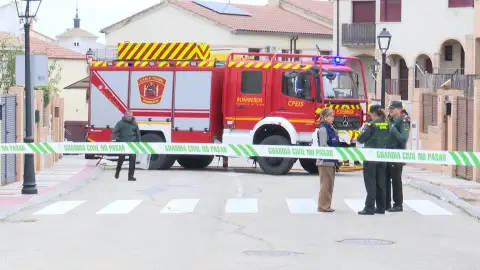 Detienen al hombre que atacó a la Guardia Civil con cóctoles motolov desde su casa en Villaluenga de la Sagra Detienen al hombre que atacó a la Guardia Civil con cóctoles motolov desde su casa en Villaluenga de la Sagra