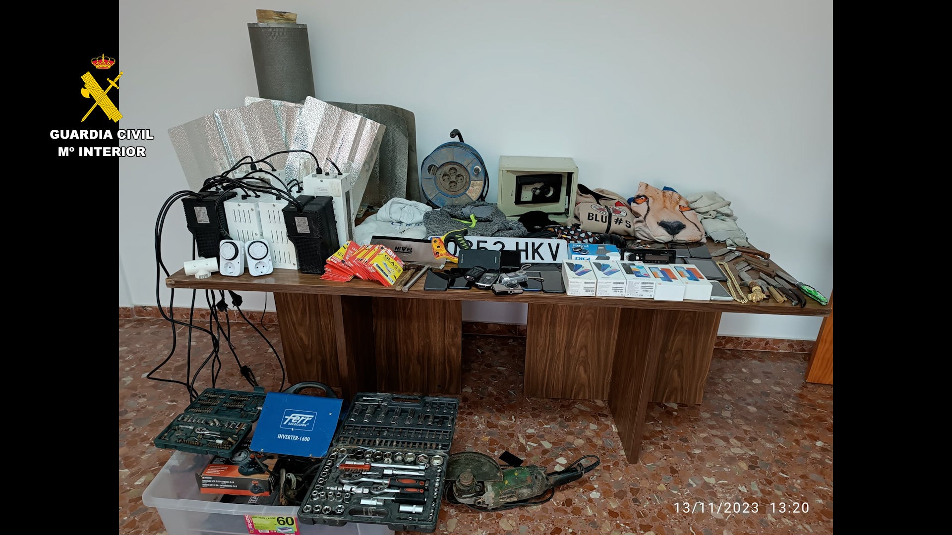 Tres detenidos por agredir sexualmente a una moradora tras un robo en Cuenca Tres detenidos por agredir sexualmente a una moradora tras un robo en Cuenca