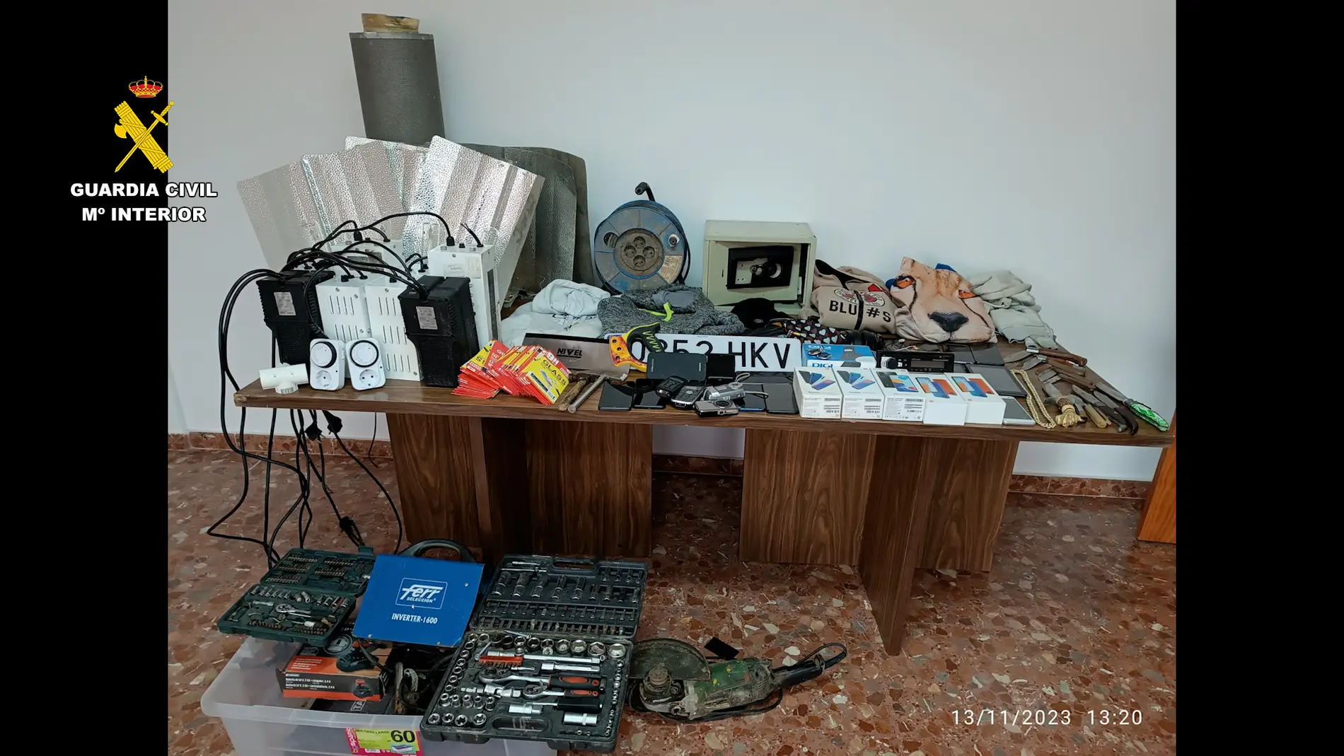 Algunos de los objetos recuperados tras los robos en Las Pedroñeras (Cuenca)