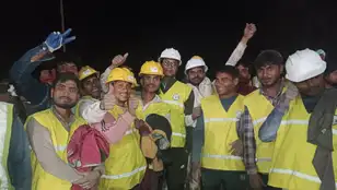 Fotos de los mineros rescatados en Uttarkashi, India