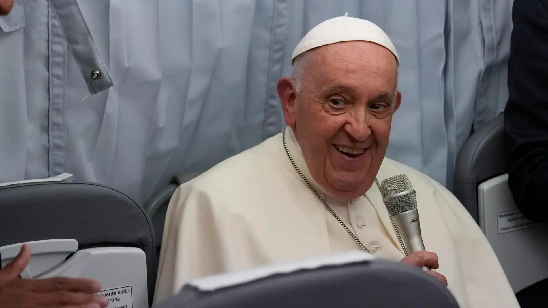 El papa Francisco sigue con "inflamación pulmonar" aunque ya no tiene fiebre 