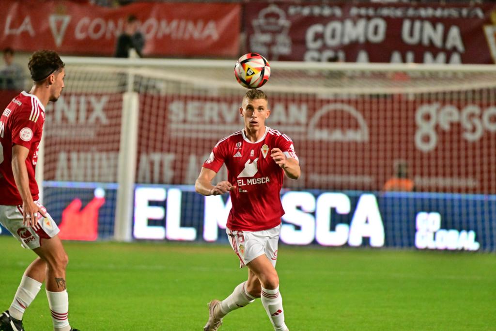 Alberto González: "Los favoritos del grupo están arriba excepto el Real Murcia, tenemos que ser realistas" Alberto González: "Los favoritos del grupo están arriba excepto el Real Murcia, tenemos que ser realistas"