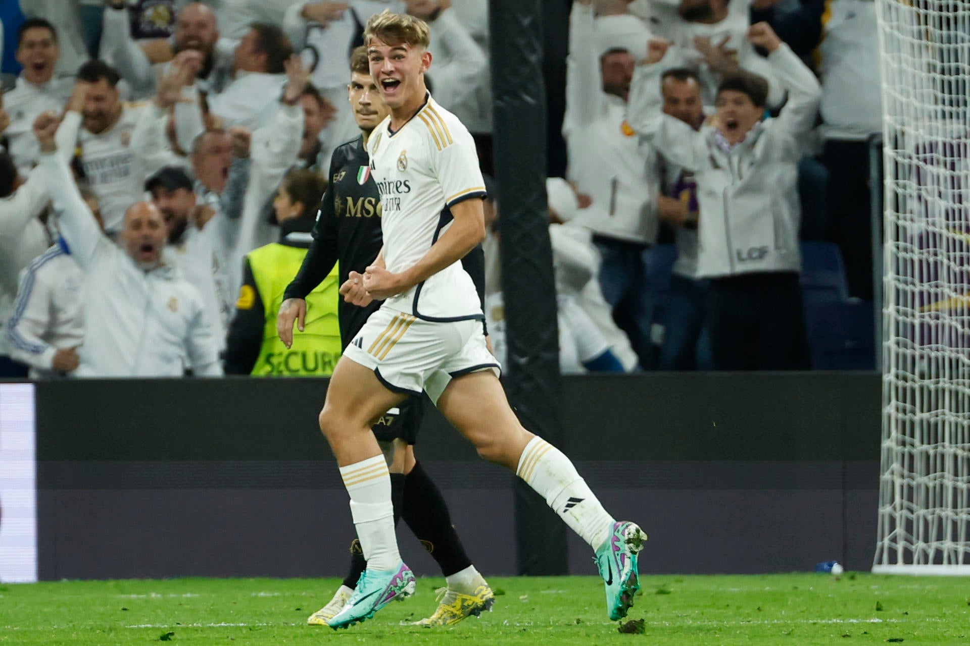 Real Madrid vs Nápoles: El Madrid sigue intratable en Champions y certifica su pase como líder de grupo Real Madrid vs Nápoles: El Madrid sigue intratable en Champions y certifica su pase como líder de grupo