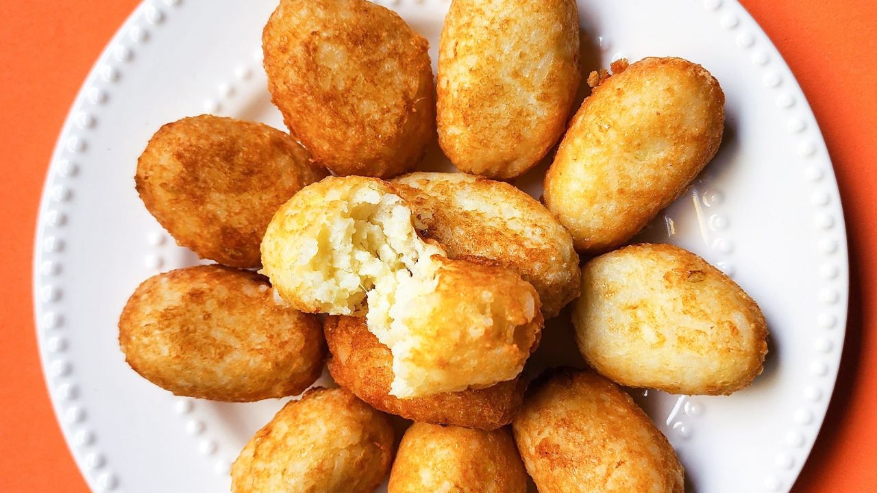 Las croquetas de paella con chorizo de un supermercado inglés incendian las redes: "Esto es ofender a media España" Las croquetas de paella con chorizo de un supermercado inglés incendian las redes: "Esto es ofender a media España"