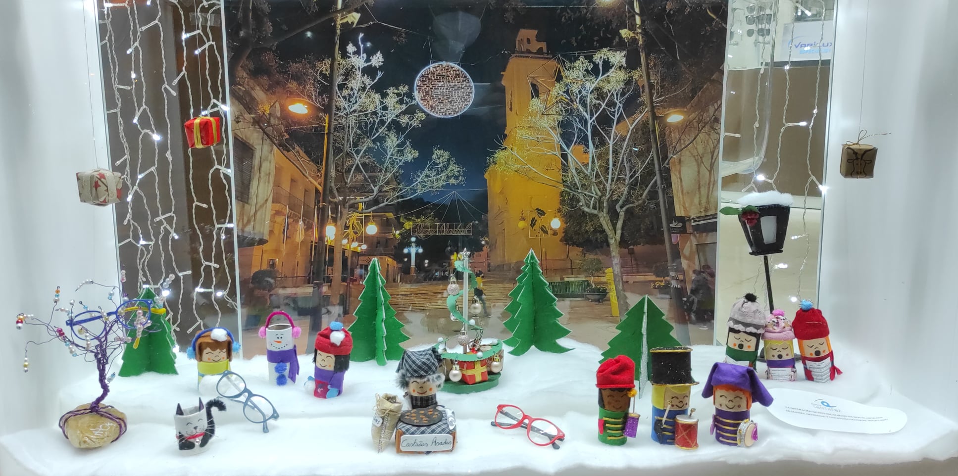 San Vicente anima a sus comerciantes a participar en el concurso de escaparatismo navideño San Vicente anima a sus comerciantes a participar en el concurso de escaparatismo navideño