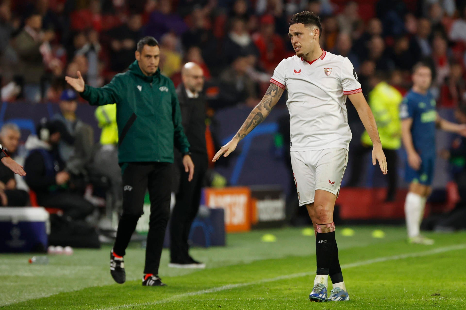 El Sevilla cae eliminado de la Champions tras perder contra el PSV en el Pizjuán El Sevilla cae eliminado de la Champions tras perder contra el PSV en el Pizjuán