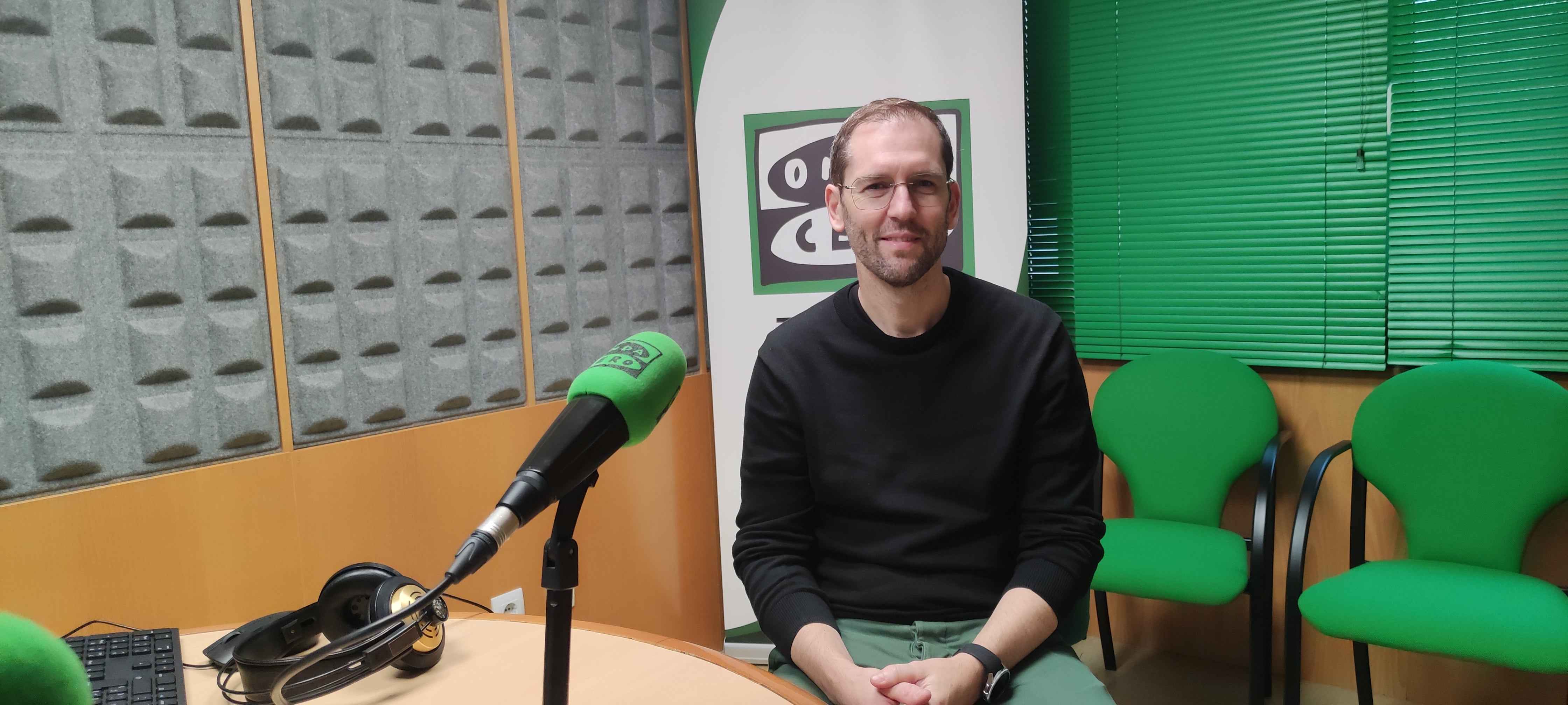 Andrés Martínez: "Somos diferentes por el trato personal al paciente y la prueba gratuita de audífonos hasta su adaptación” Andrés Martínez: "Somos diferentes por el trato personal al paciente y la prueba gratuita de audífonos hasta su adaptación”