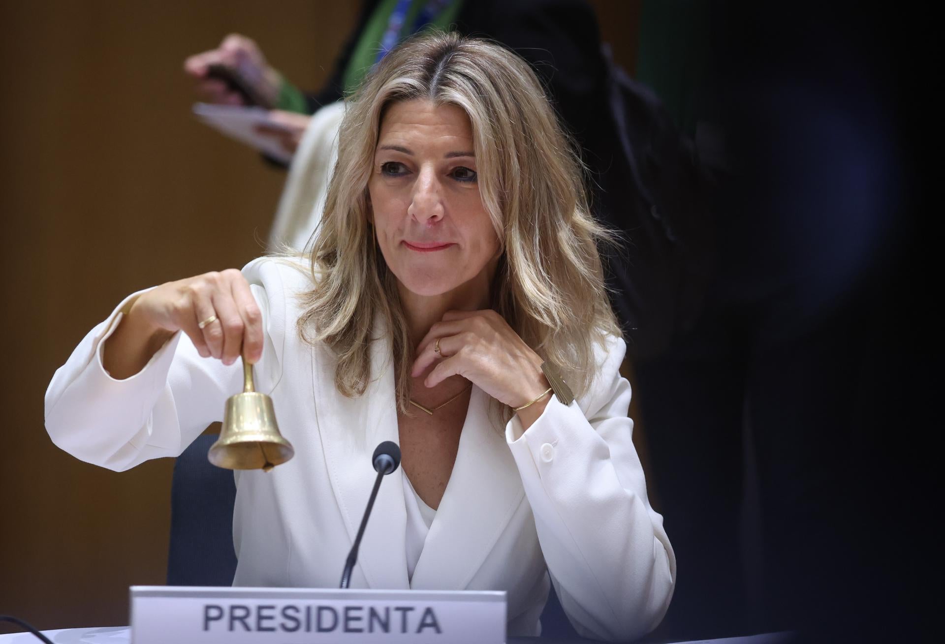 Gobierno, sindicatos y empresarios inician las negociaciones para la subida del salario mínimo Gobierno, sindicatos y empresarios inician las negociaciones para la subida del salario mínimo